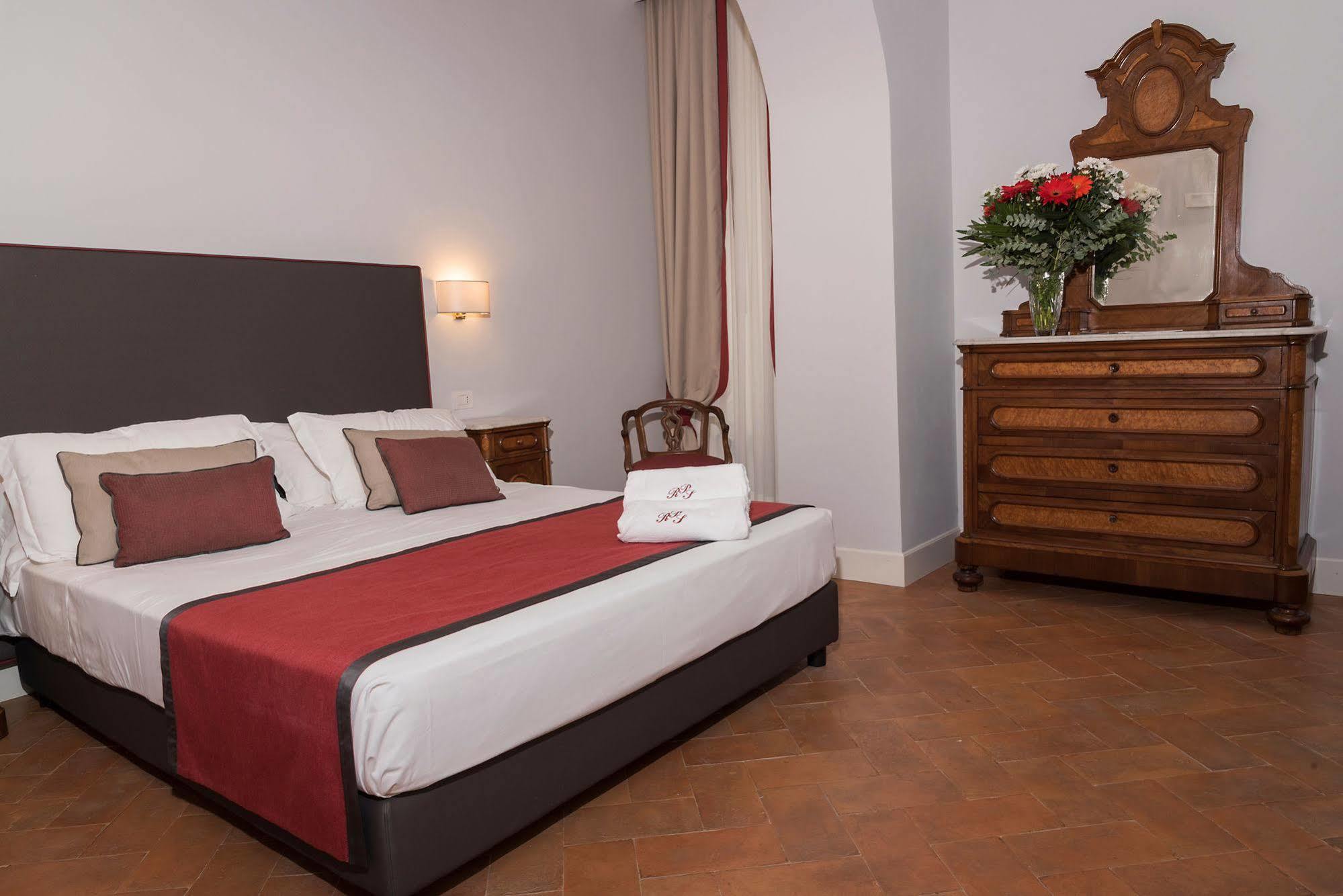 Palazzo Riario Sforza Otel Napoli Dış mekan fotoğraf
